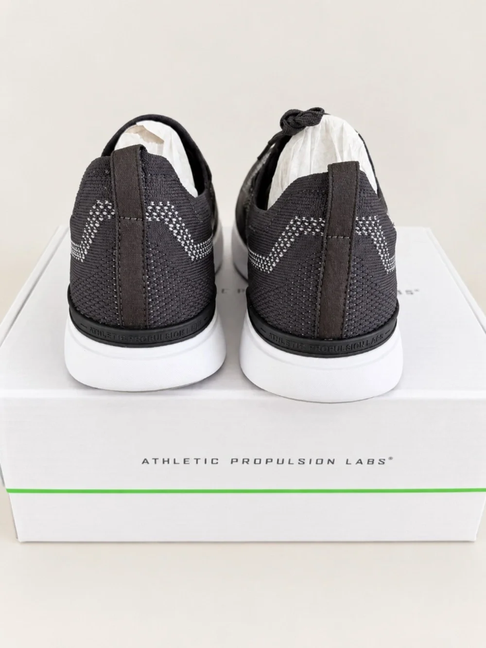 APL Men's TechLoom Breeze Sneakers Anthracite/Steel Grey/White Size 8.5 NWT
